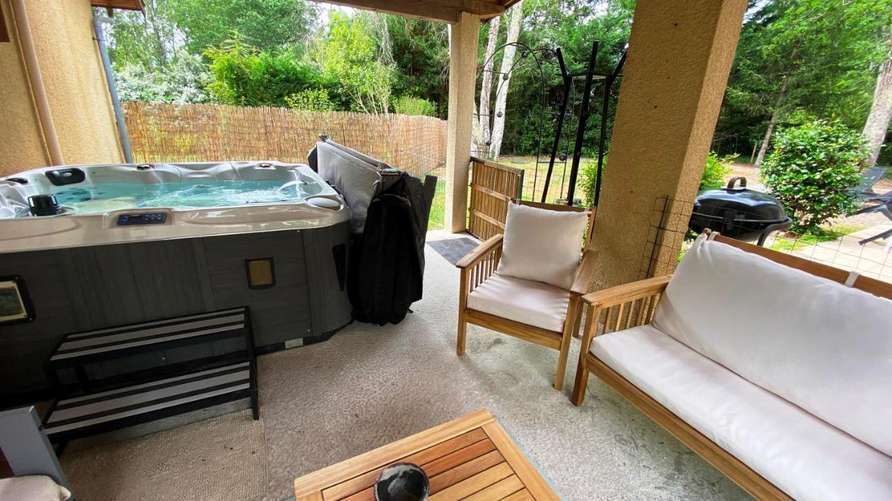 Gite A La Campagne Avec Jacuzzi Avensan Zewnętrze zdjęcie